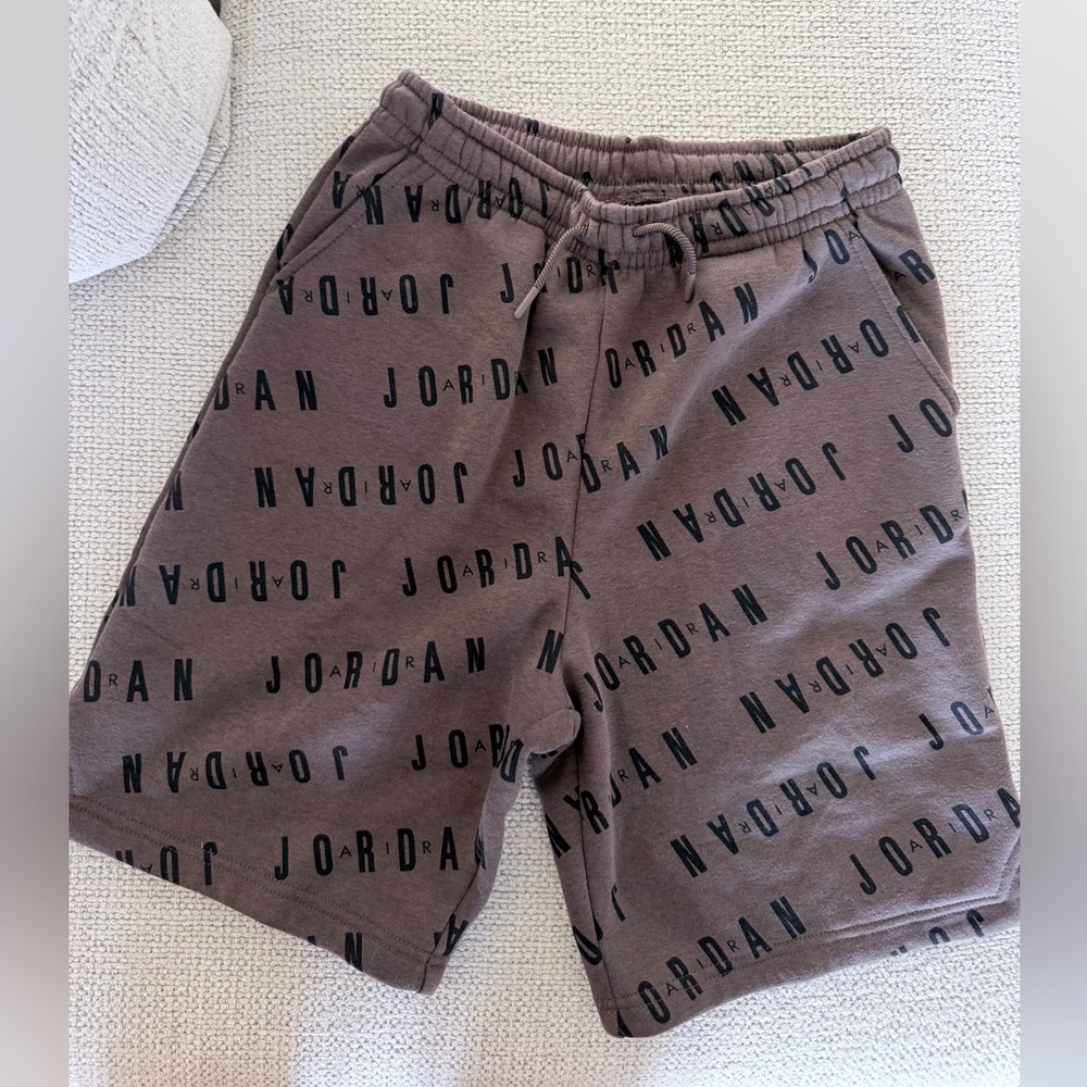 Jordan shorts Youth XL
